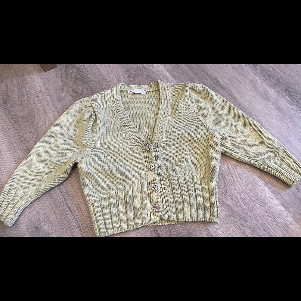 Zara knit top cardigan mint green crystal button